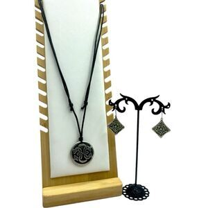 *NWT* WOMEN'S CELTIC KNOT PEWTER NECKLACE & EARRINGS BUNDLE